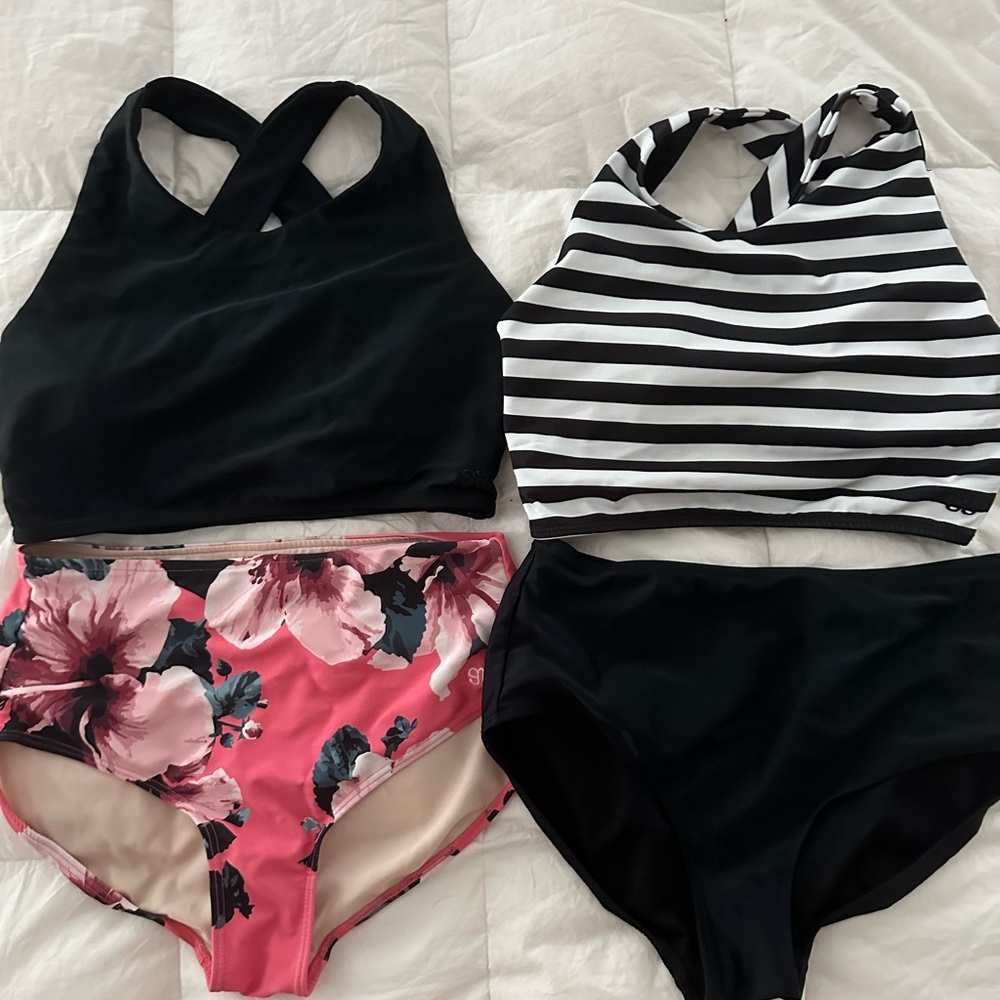 Black and White Sporty Bikini Set with Racerback